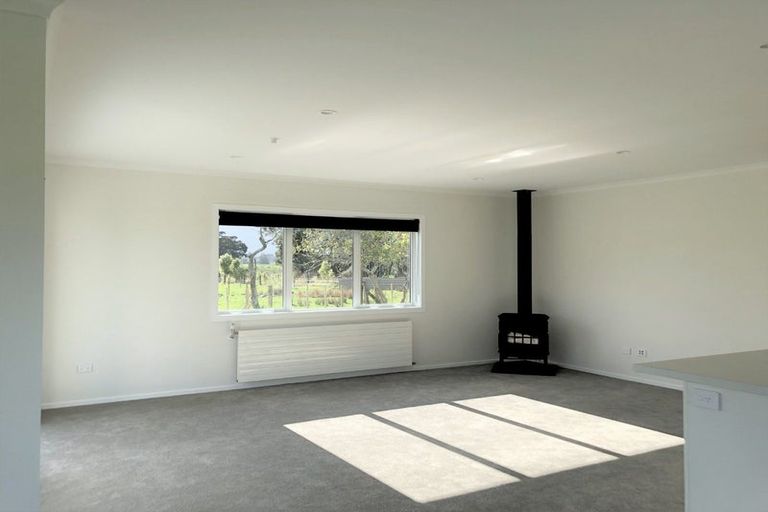 Photo of property in 72 Kuku Beach Road, Kuku, Levin, 5570