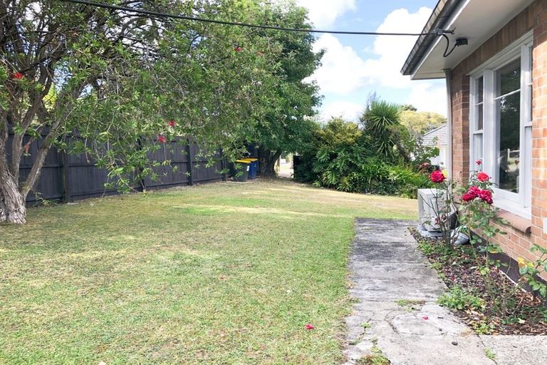 Photo of property in 227 Titirangi Road, Titirangi, Auckland, 0604