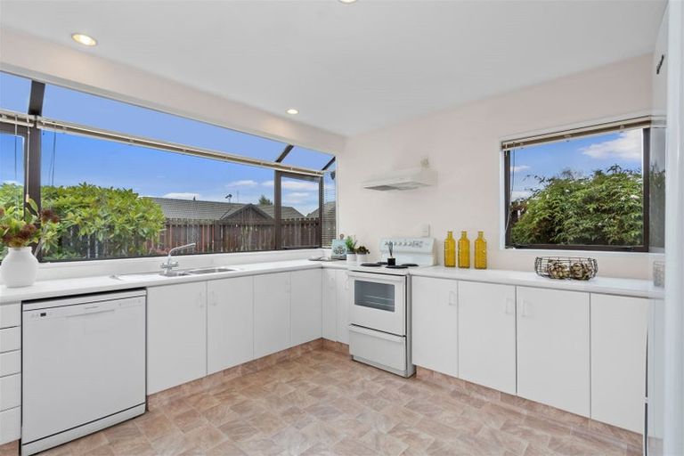 Photo of property in 40 Munro Street, Redwood, Christchurch, 8051