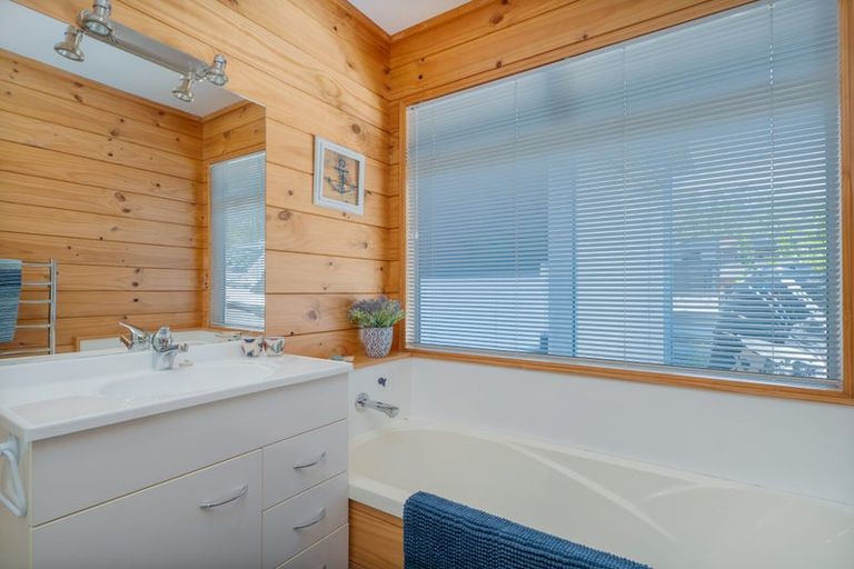 Photo of property in 21 Homestead Lane, Cooks Beach, Whitianga, 3591