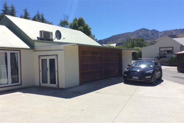 Photo of property in 16 Cornwall Street, Arrowtown, 9302