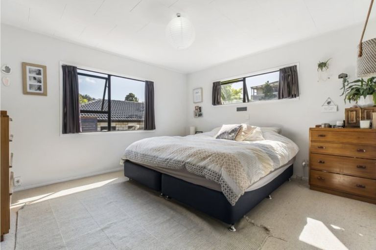 Photo of property in 54 Everglade Drive, Goodwood Heights, Auckland, 2105