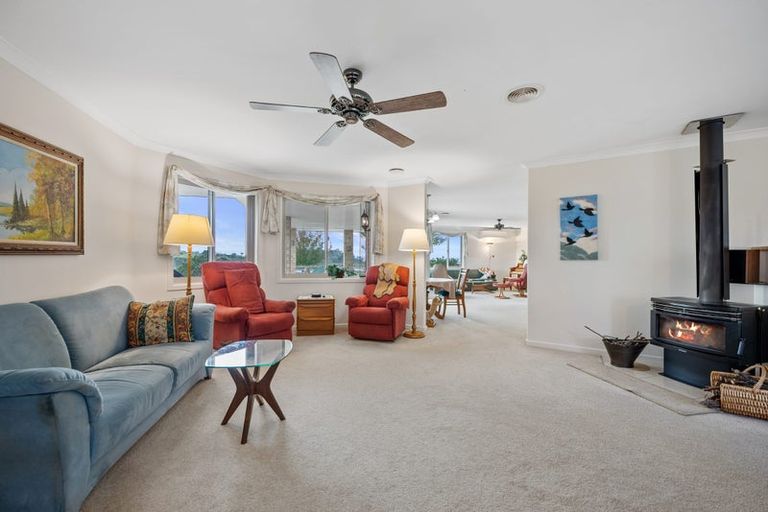 Photo of property in 68d Tuparekura Road, South Head, Helensville, 0874