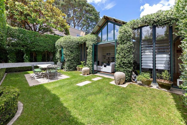 Photo of property in 2 Ruapehu Street, Mount Eden, Auckland, 1024