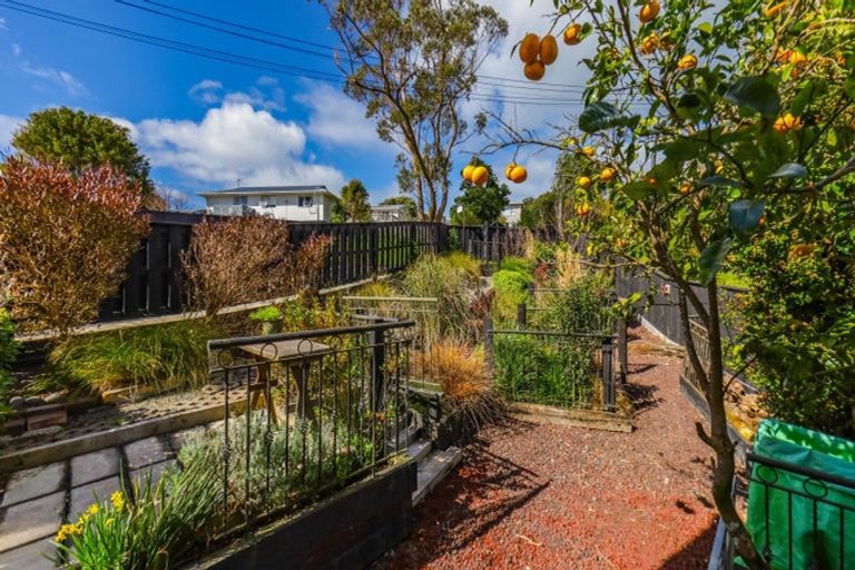 Photo of property in 11 Walbrook Road, Manly, Whangaparaoa, 0930