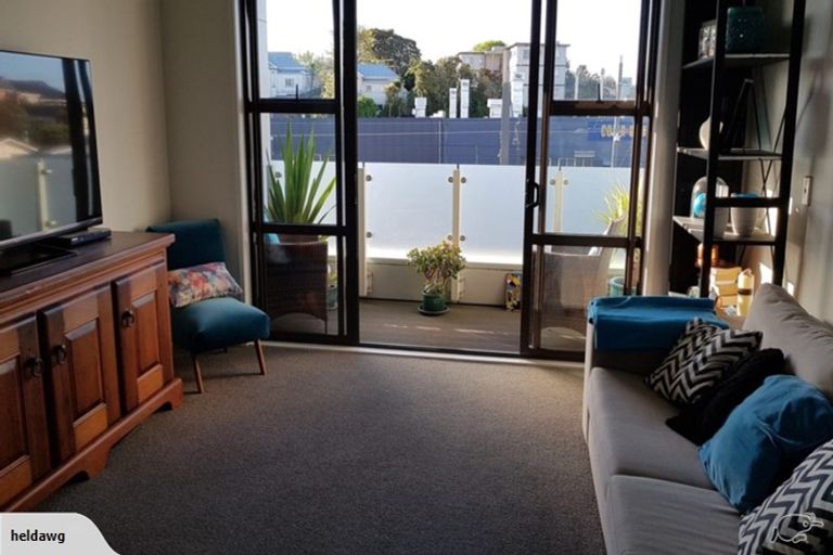 Photo of property in 202/3 Morningside Drive, Morningside, Auckland, 1025