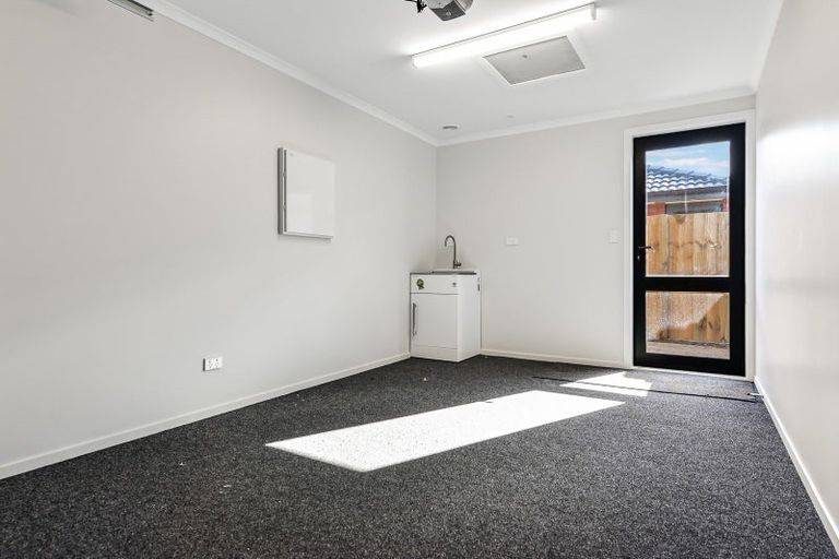 Photo of property in 73 Waruhia Crescent, Rototuna North, 3281