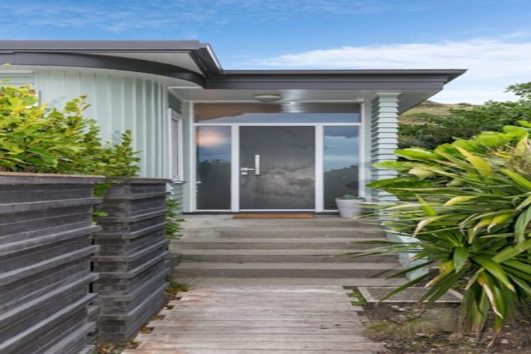 Photo of property in 77 Mantell Street, Seatoun, Wellington, 6022