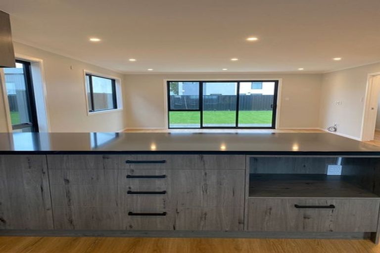 Photo of property in 18 Cynisca Crescent, Wallaceville, Upper Hutt, 5018