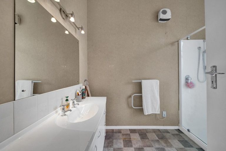 Photo of property in 55 Camberwell Road, Hawera, 4610