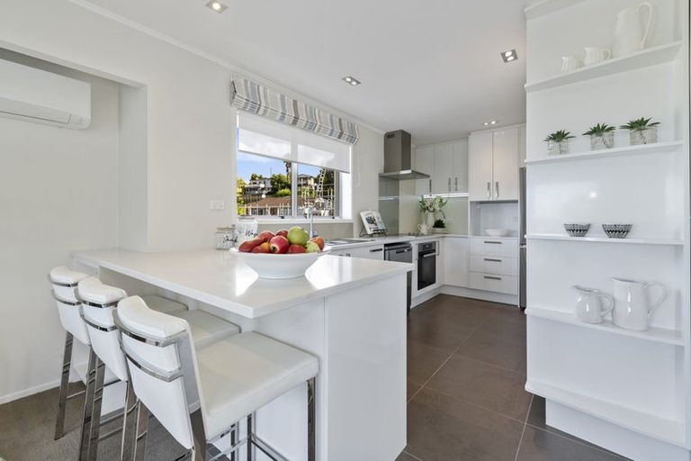 Photo of property in 9 Serrata Place, Browns Bay, Auckland, 0630