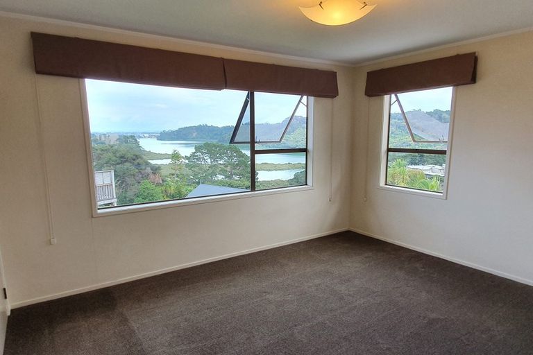 Photo of property in 53 Pemberton Avenue, Bayview, Auckland, 0629