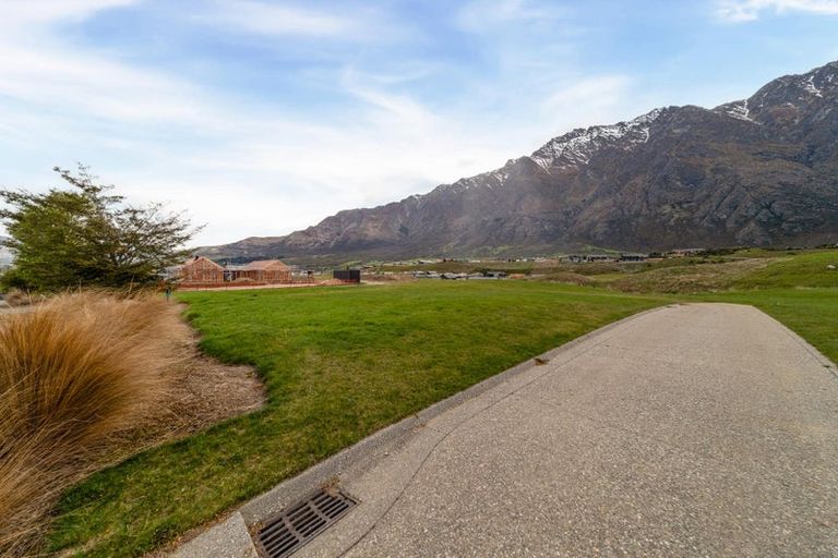 Photo of property in 22 Cunninghams Drive, Jacks Point, Queenstown, 9371