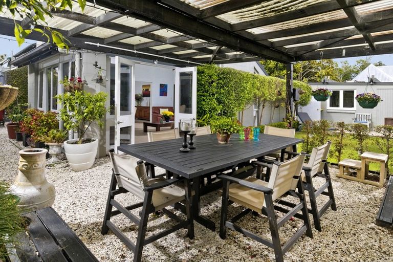 Photo of property in 4/44 Stanley Point Road, Stanley Point, Auckland, 0624