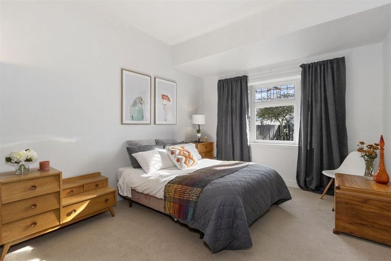 Photo of property in 172 Olliviers Road, Phillipstown, Christchurch, 8011