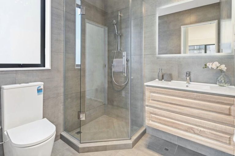 Photo of property in 1/38 Manuka Road, Glenfield, Auckland, 0629