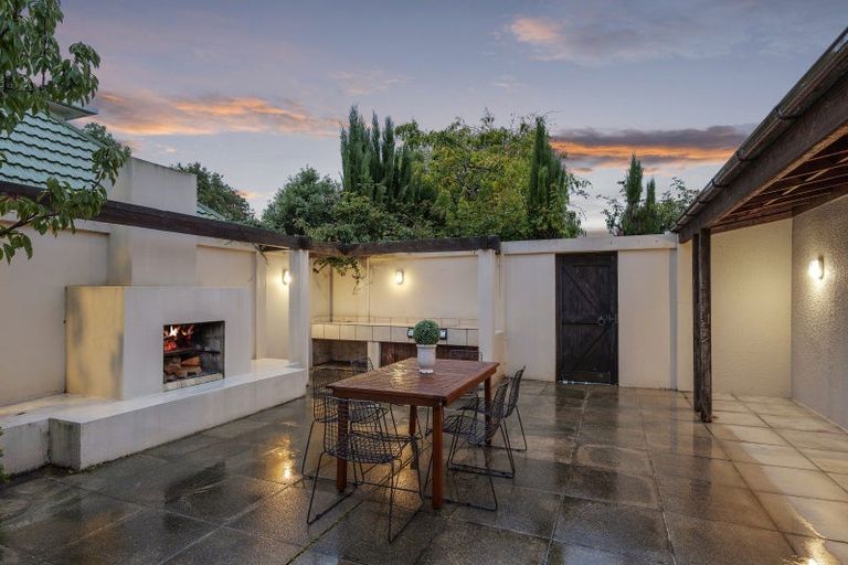 Photo of property in 2/11 Memorial Avenue, Ilam, Christchurch, 8053