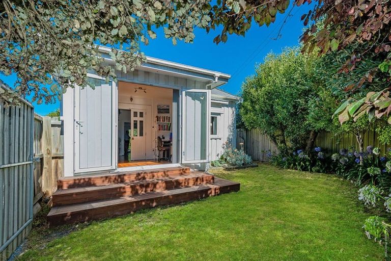Photo of property in 91 Bowhill Road, New Brighton, Christchurch, 8083