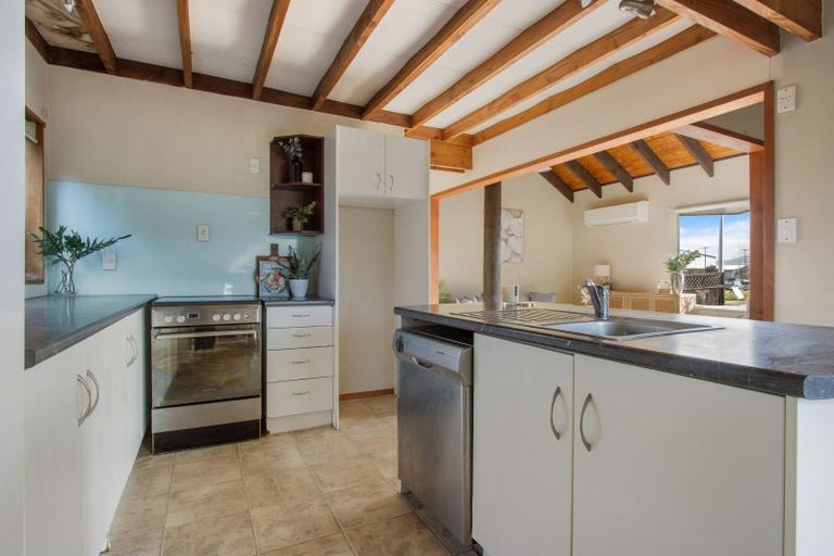 Photo of property in 2 Margaret Drive, Omokoroa, 3114