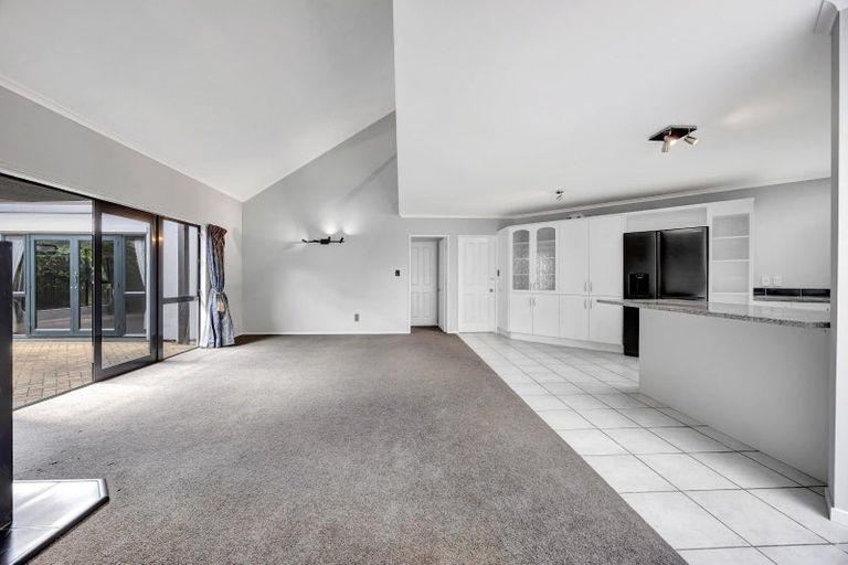 Photo of property in 25 Montrose Crescent, Huntington, Hamilton, 3210