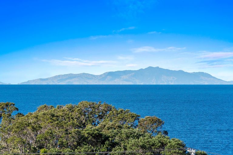 Photo of property in 68 Barrier View Road, Leigh, 0985