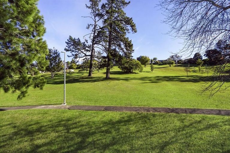 Photo of property in 2/178 Stapleford Crescent, Browns Bay, Auckland, 0630