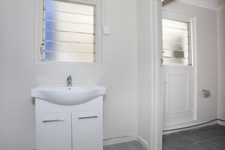 Photo of property in 12/14 High Street, Marton, 4710