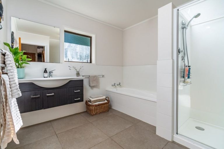 Photo of property in 28a Old Waipu Road, Mangawhai, 0505