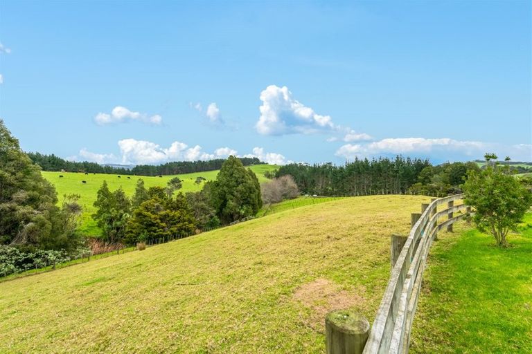 Photo of property in 42c Kaipara View Road, Helensville, 0875