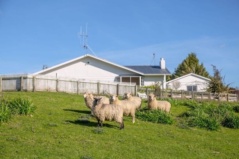 Photo of property in 28 Victoria Street, Pahiatua, 4910
