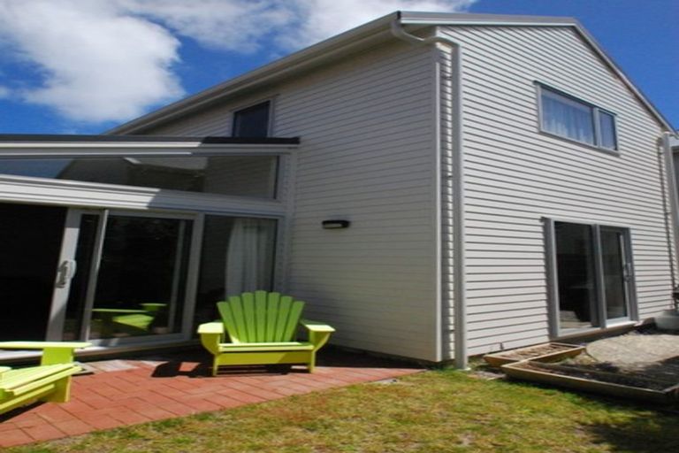 Photo of property in 12 Dee Street, Island Bay, Wellington, 6023