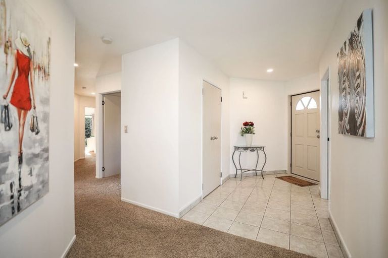 Photo of property in 2/77 Harvey Street, Waipahihi, Taupo, 3330