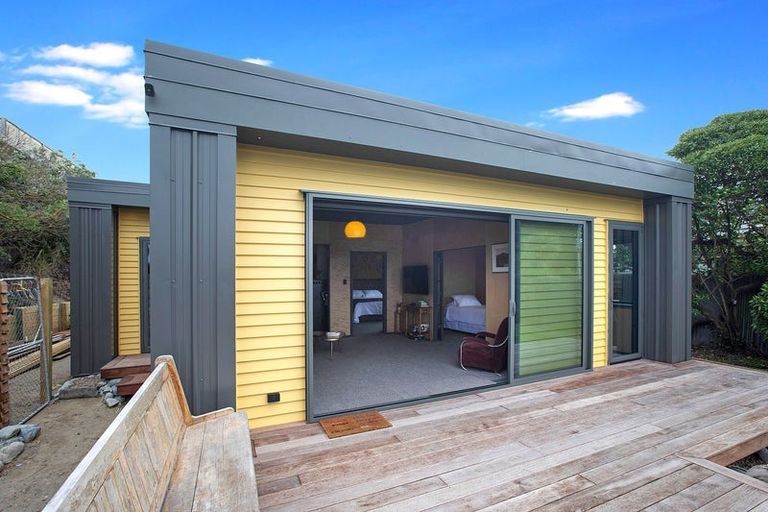 Photo of property in 347 Marine Parade, New Brighton, Christchurch, 8061