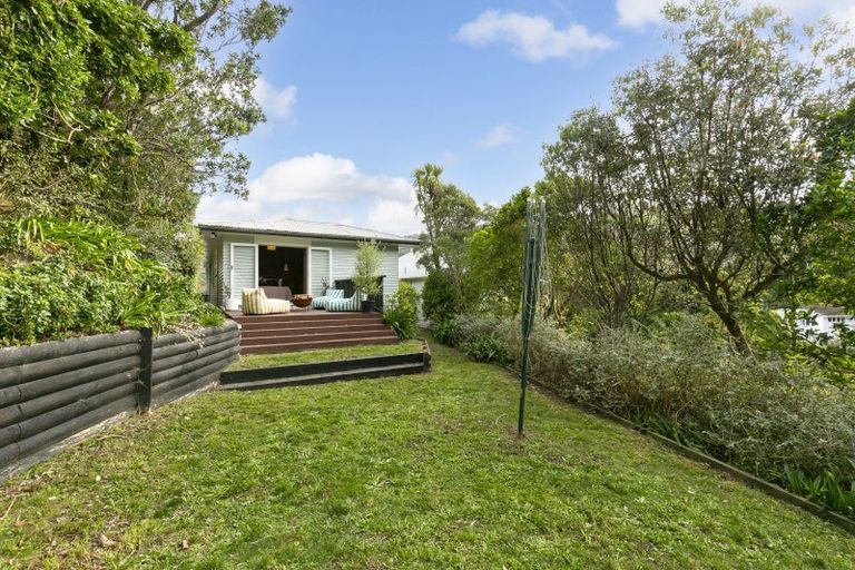 Photo of property in 48 Delhi Crescent, Khandallah, Wellington, 6035