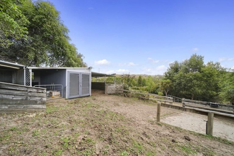 Photo of property in 126 Brownhill Road, Whitford, Manurewa, 2576