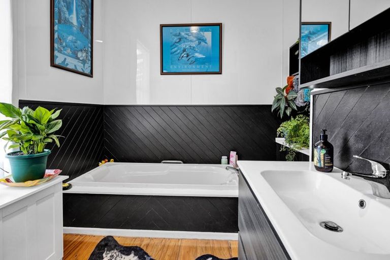 Photo of property in 73 Puriri Street, Hawera, 4610