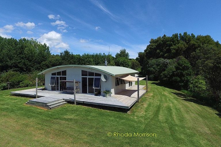 Photo of property in 245 Metcalfe Road, Matakohe, 0593