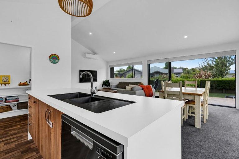 Photo of property in 14 Takiroa Street, Urenui, 4375