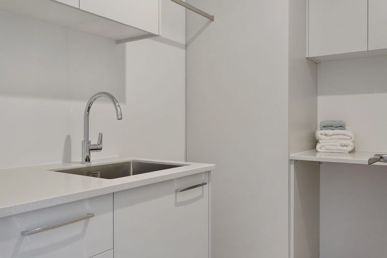 Photo of property in 1 Camellia Lane, Carterton, 5713