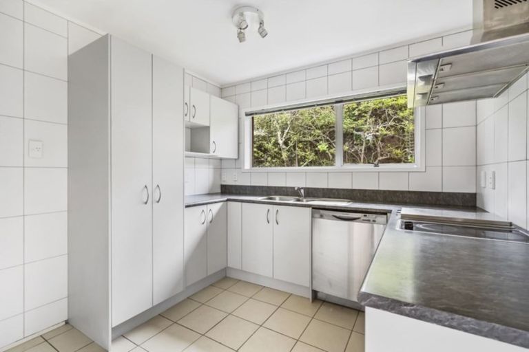 Photo of property in 1/9 Paruru Avenue, Northcote, Auckland, 0627