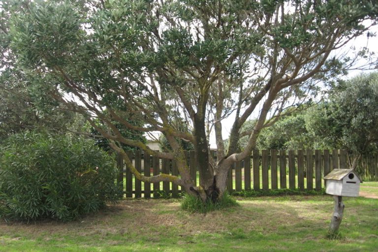 Photo of property in 6 Hall Road, Pataua North, Whangarei, 0175