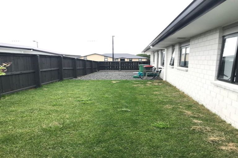Photo of property in 5 Cook Drive, Tuakau, 2121