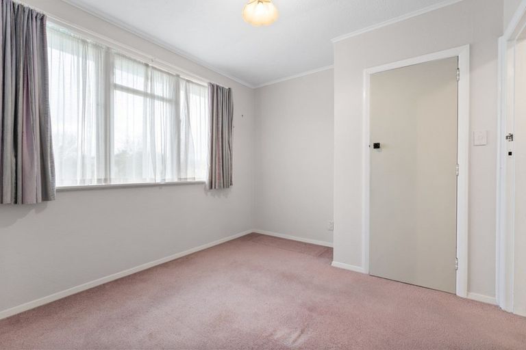 Photo of property in 27 Ashford Avenue, Hokowhitu, Palmerston North, 4410
