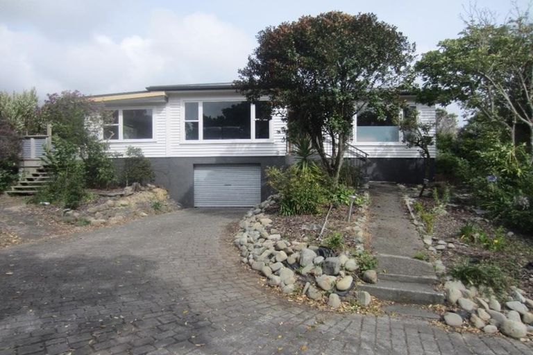 Photo of property in 9 Allen Terrace, Tawa, Wellington, 5028