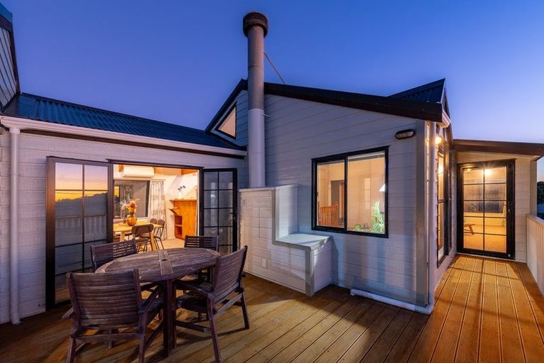 Photo of property in 343 Te Horo Beach Road, Te Horo Beach, Otaki, 5581