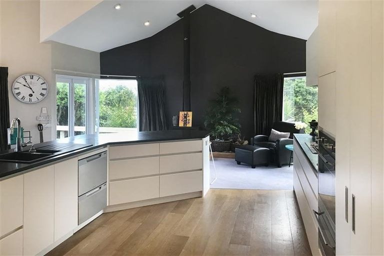 Photo of property in 216 Oaia Road, Muriwai, Waimauku, 0881