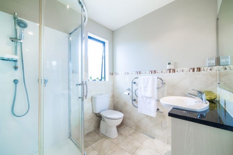 Photo of property in 17 Gordon Stanley Drive, Massey, Auckland, 0614