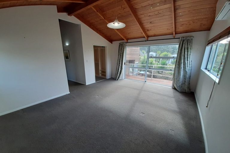 Photo of property in 14 La Roche Place, Northcote, Auckland, 0627
