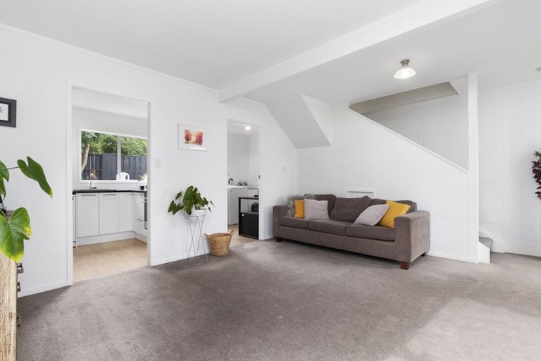 Photo of property in 1/12 Steen Place, Mangere Bridge, Auckland, 2022