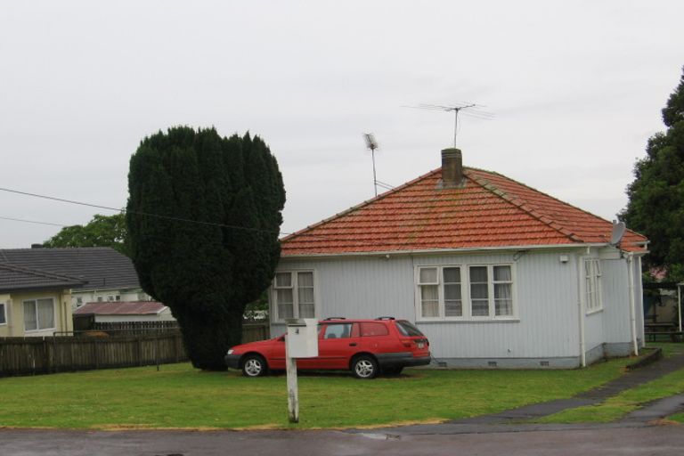 Photo of property in 4 Bagnall Avenue, Point England, Auckland, 1072